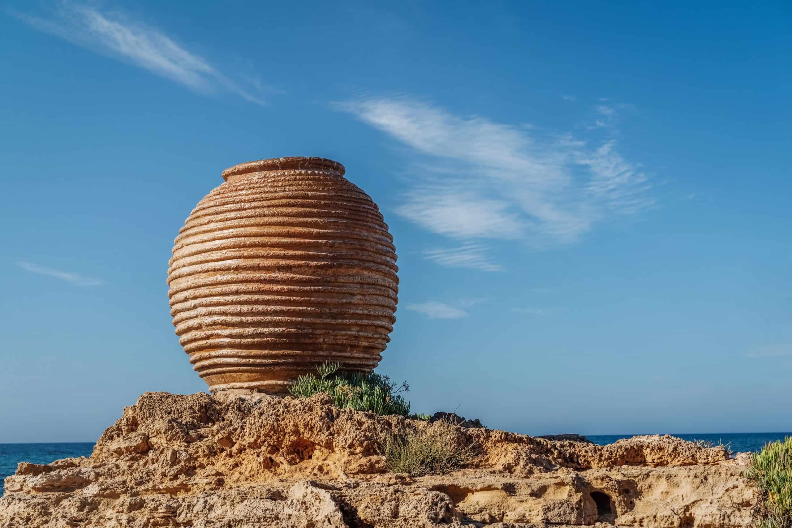 Crete,island,,greece.,ancient,amphora,koronios,by,the,sea,